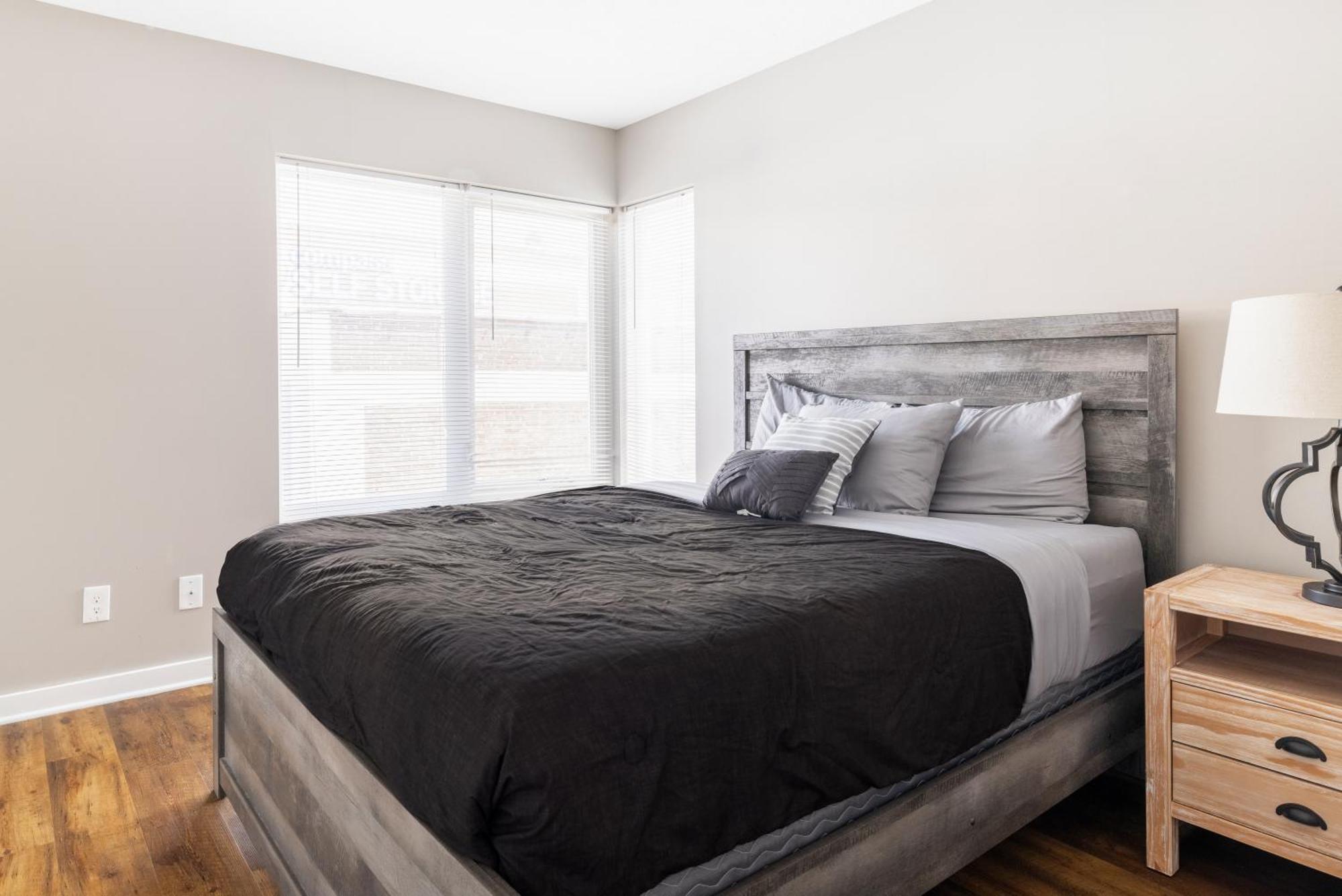 Luxury Downtown Townhome Unit 13 Cleveland Bagian luar foto